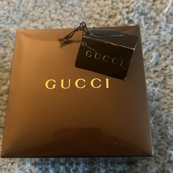 GUCCI TWIRL WATCH W DIAMOND BEZEL GUCCISMA THROUGHOUT BANGLE X WATCH DIAMOND NWB - Picture 9 of 9